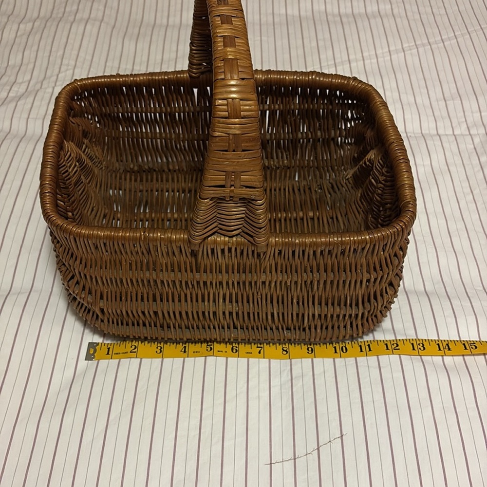 Sturdy Wicker Basket - Picture 7 of 9